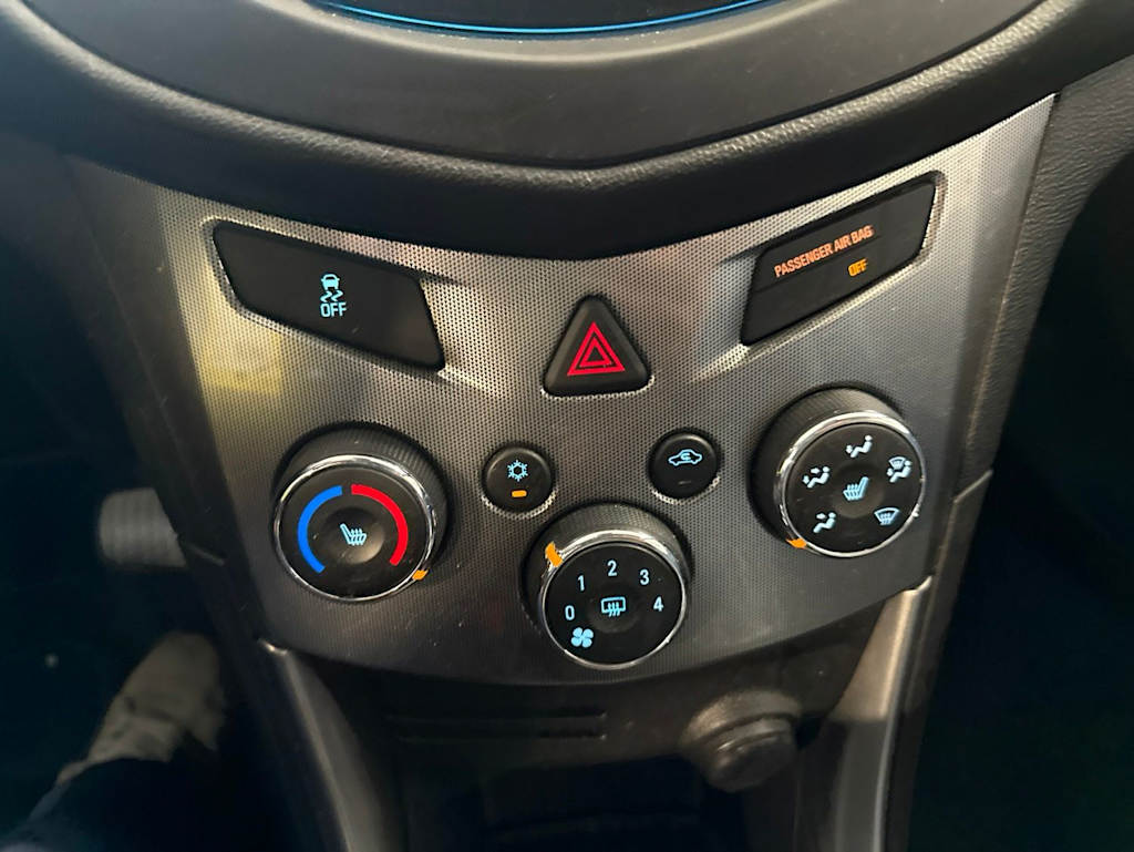 Thumbnail: 2015 Chevrolet Trax - 19