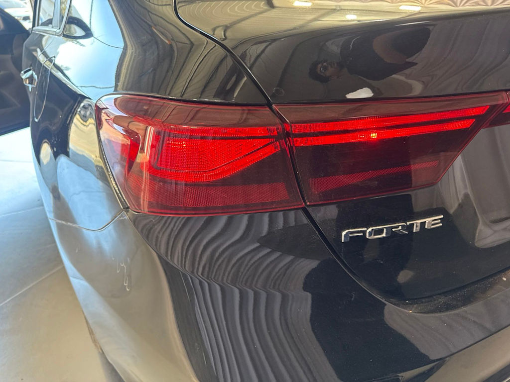 Thumbnail: 2021 Kia Forte - 19