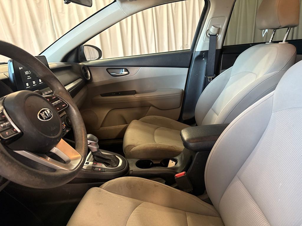 Thumbnail: 2021 Kia Forte - 9