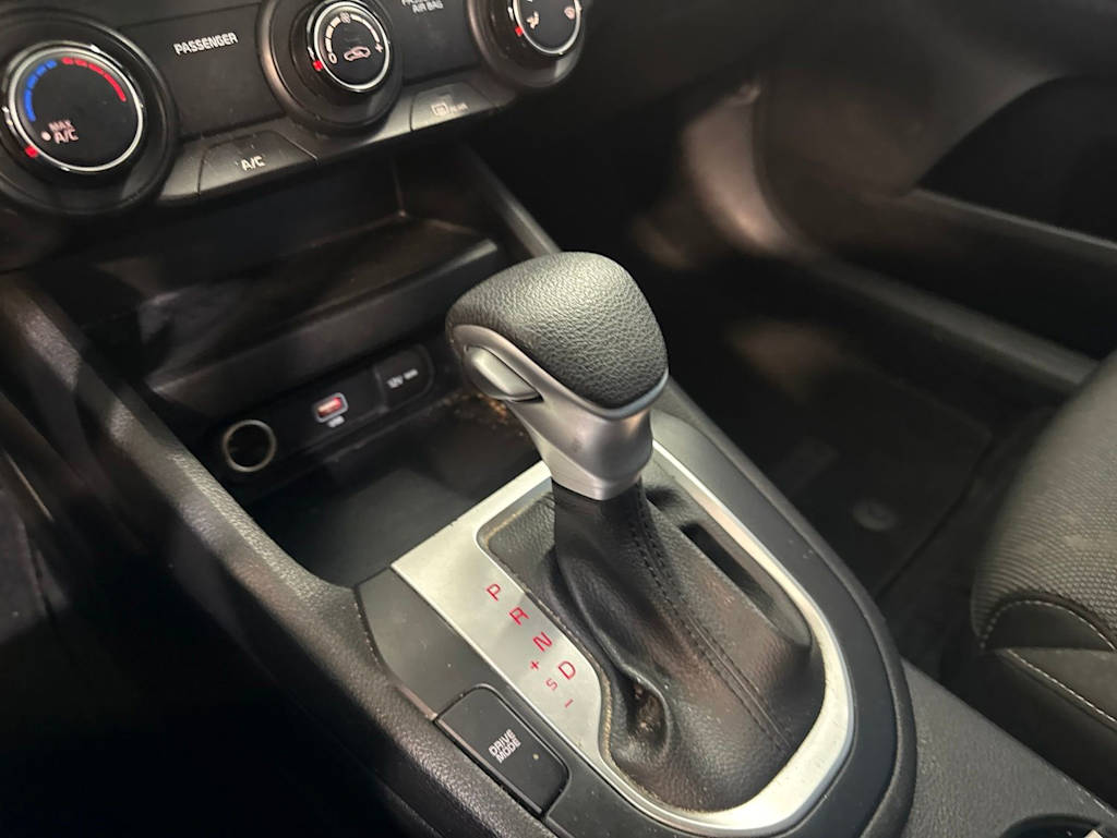 Thumbnail: 2023 Kia Forte - 8