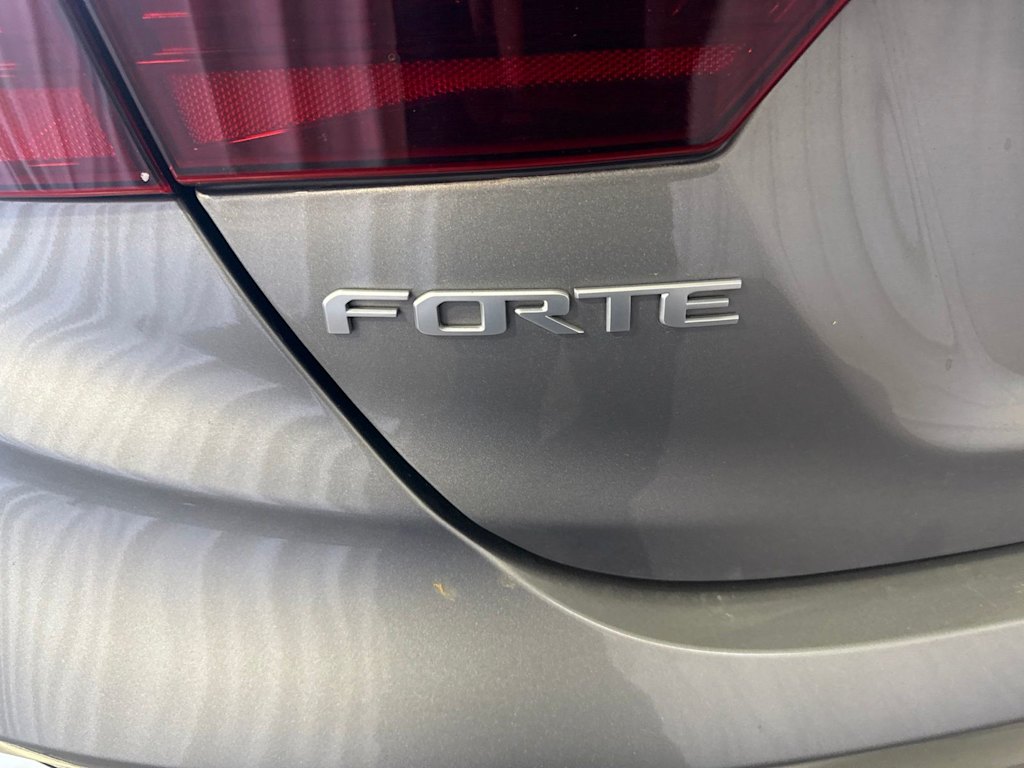 Thumbnail: 2022 Kia Forte - 5