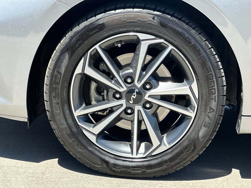 2022 Kia FORTE LXS - Photo 8