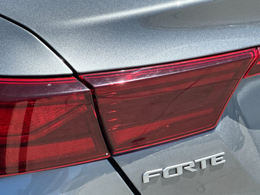 2022 Kia FORTE LXS - Photo 28
