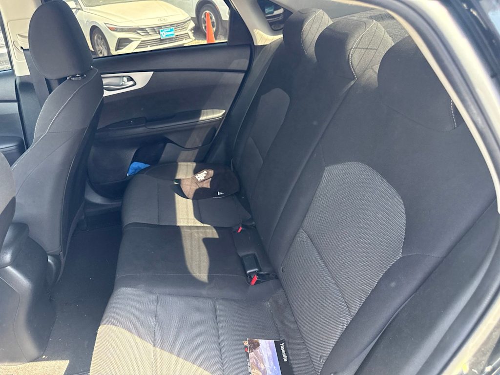 Thumbnail: 2023 Kia Forte - 10