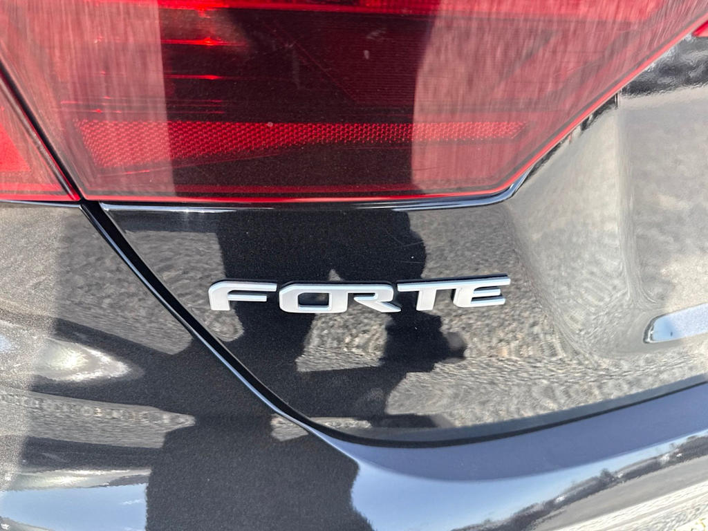 Thumbnail: 2023 Kia Forte - 6