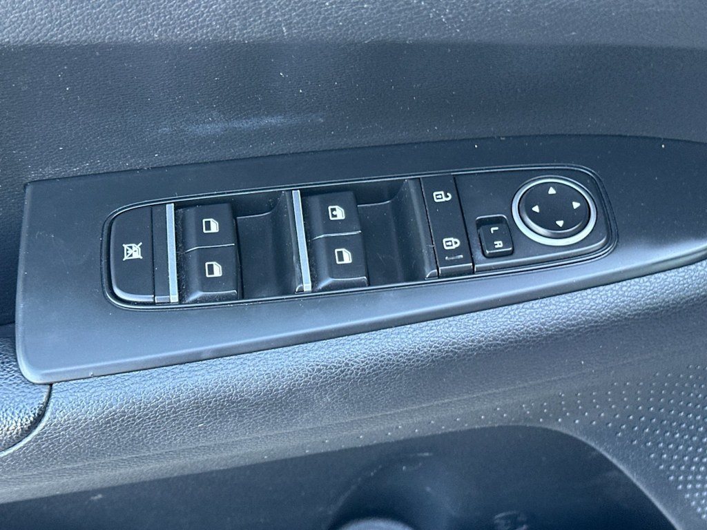 Thumbnail: 2024 Kia Forte - 21