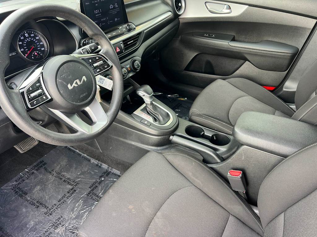 Thumbnail: 2023 Kia Forte - 9