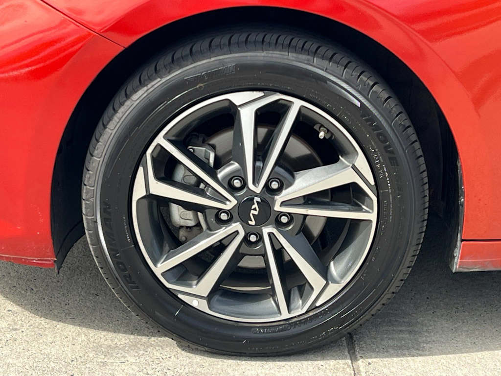 Thumbnail: 2023 Kia Forte - 8
