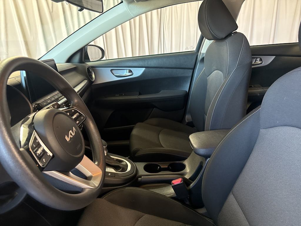 Thumbnail: 2024 Kia Forte - 9