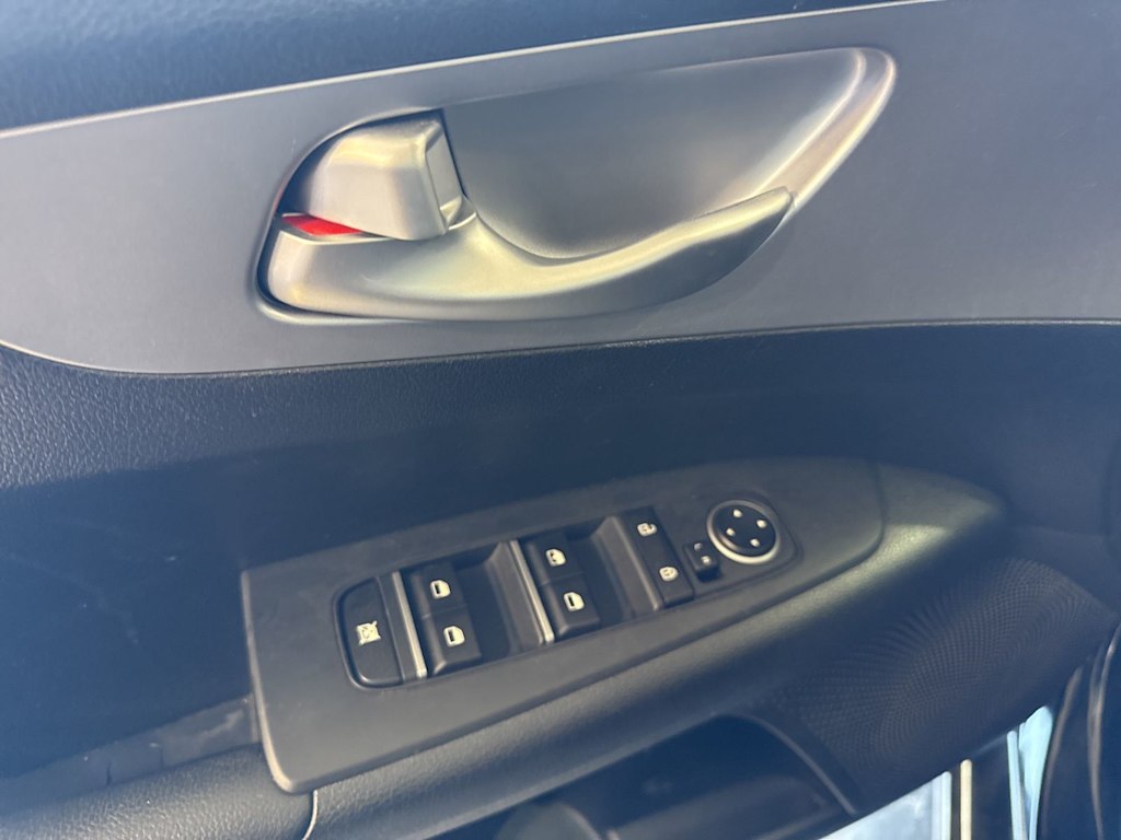 Thumbnail: 2024 Kia Forte - 22