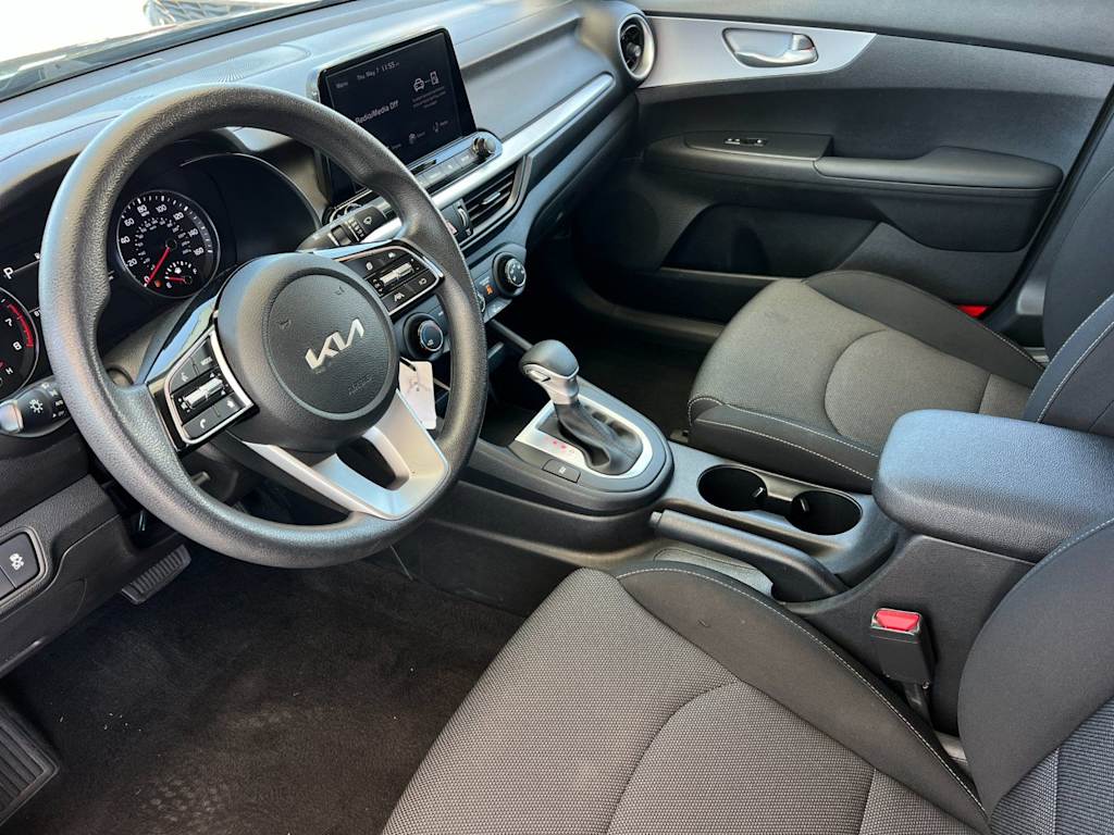 Thumbnail: 2024 Kia Forte - 9