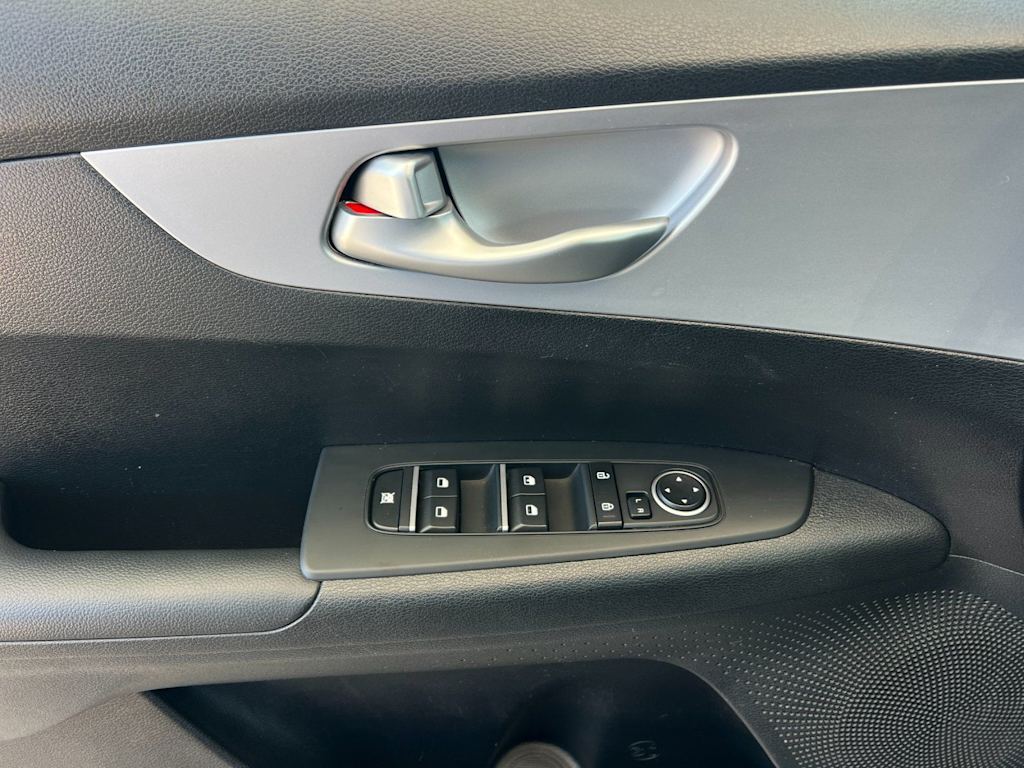 Thumbnail: 2024 Kia Forte - 22