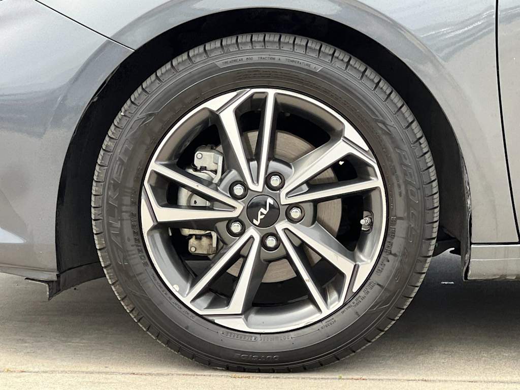 Thumbnail: 2022 Kia Forte - 8