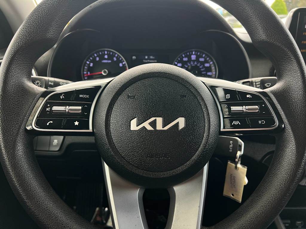 Thumbnail: 2022 Kia Forte - 26