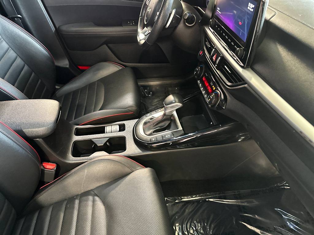 Thumbnail: 2022 Kia Forte - 10