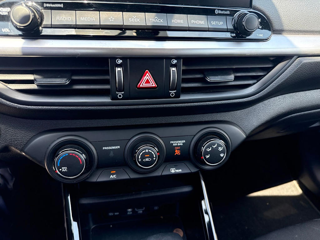 Thumbnail: 2021 Kia Forte - 23