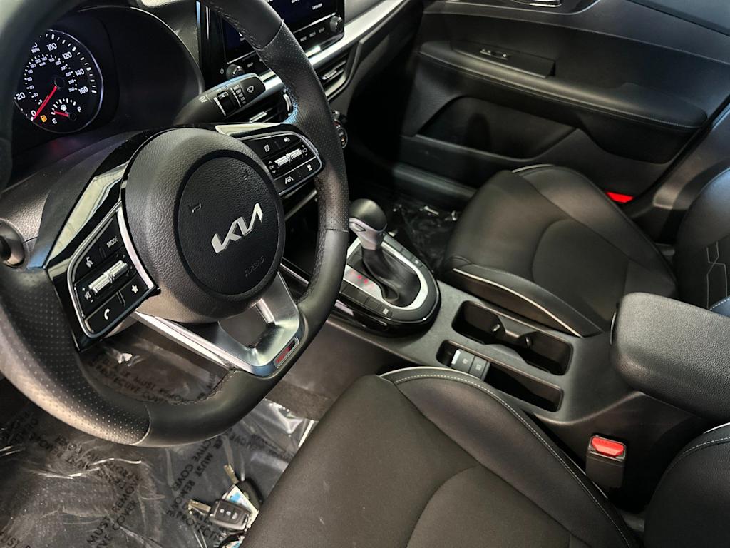 Thumbnail: 2024 Kia Forte - 9