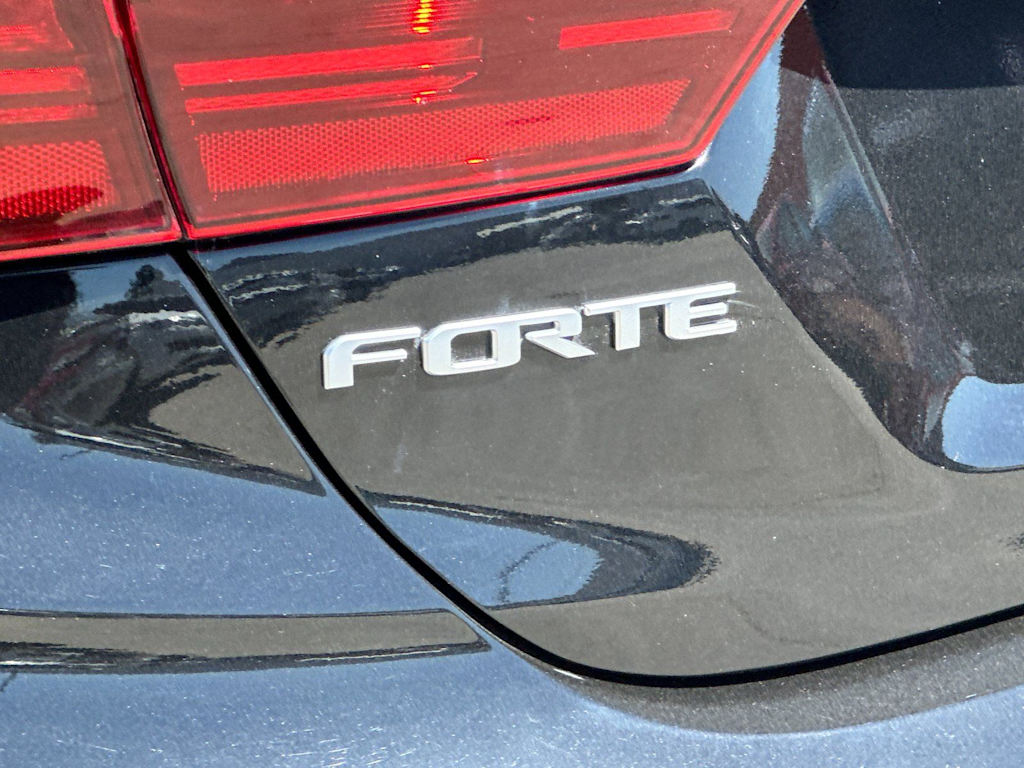Thumbnail: 2024 Kia Forte - 7