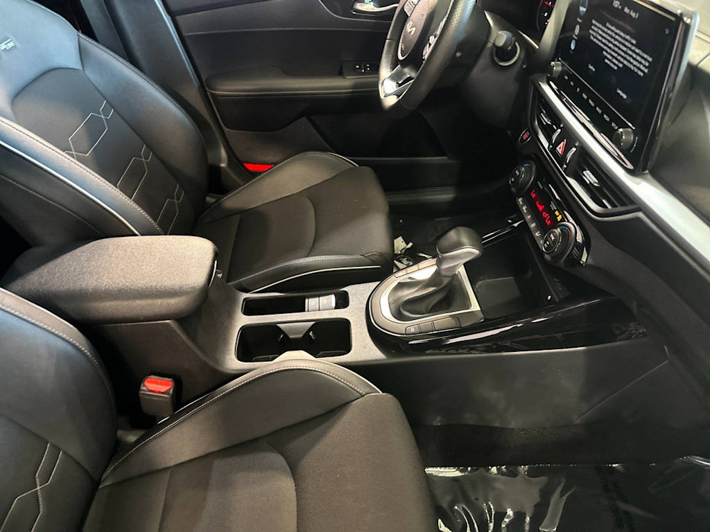 Thumbnail: 2024 Kia Forte - 10