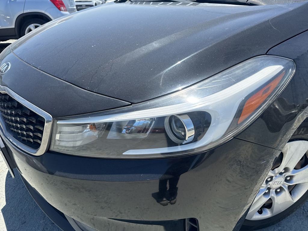 Thumbnail: 2017 Kia Forte - 14