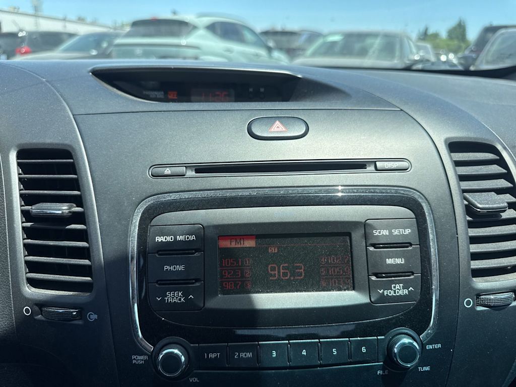 Thumbnail: 2017 Kia Forte - 8