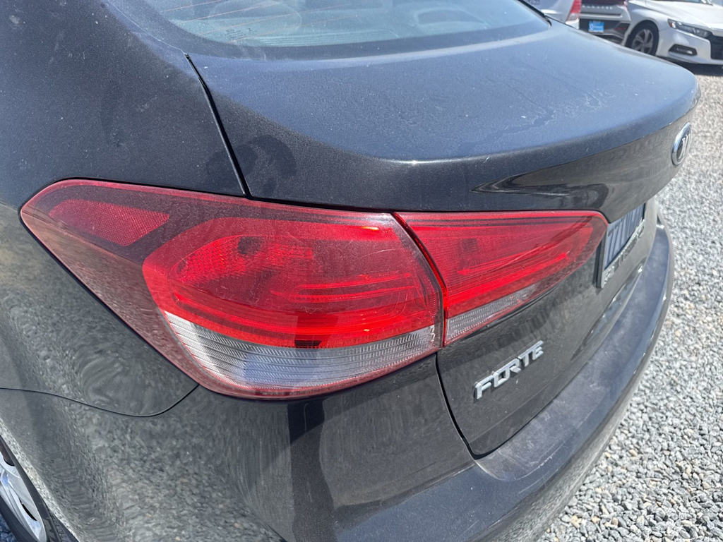 Thumbnail: 2017 Kia Forte - 15