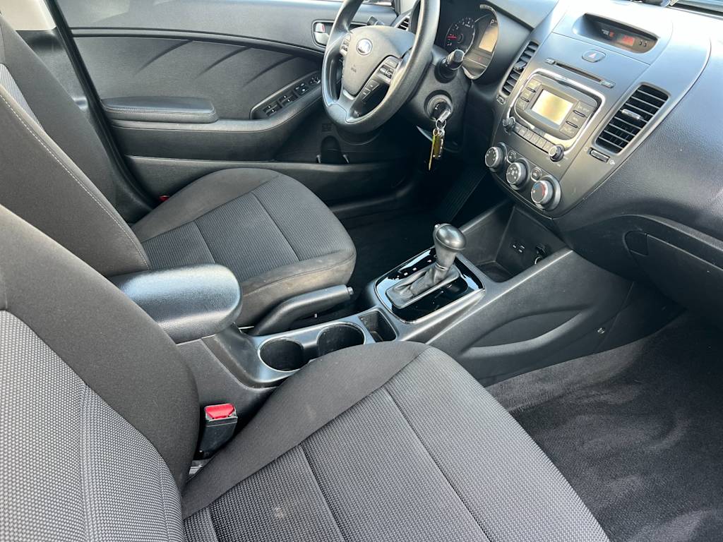 Thumbnail: 2018 Kia Forte - 10