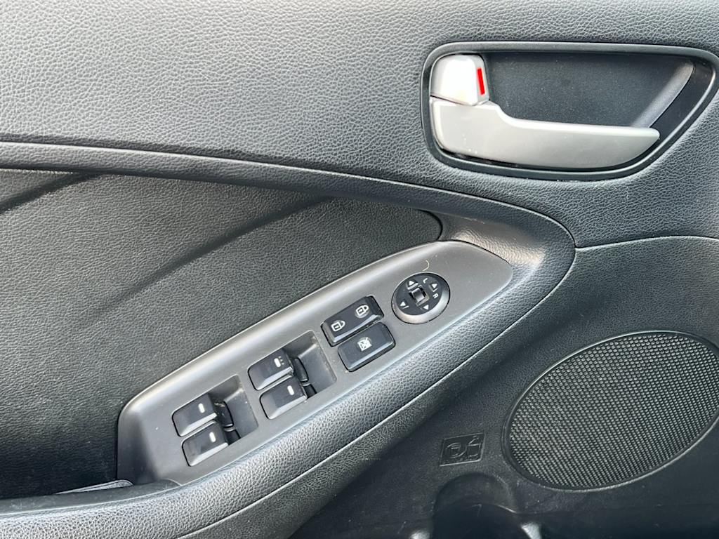 Thumbnail: 2018 Kia Forte - 22