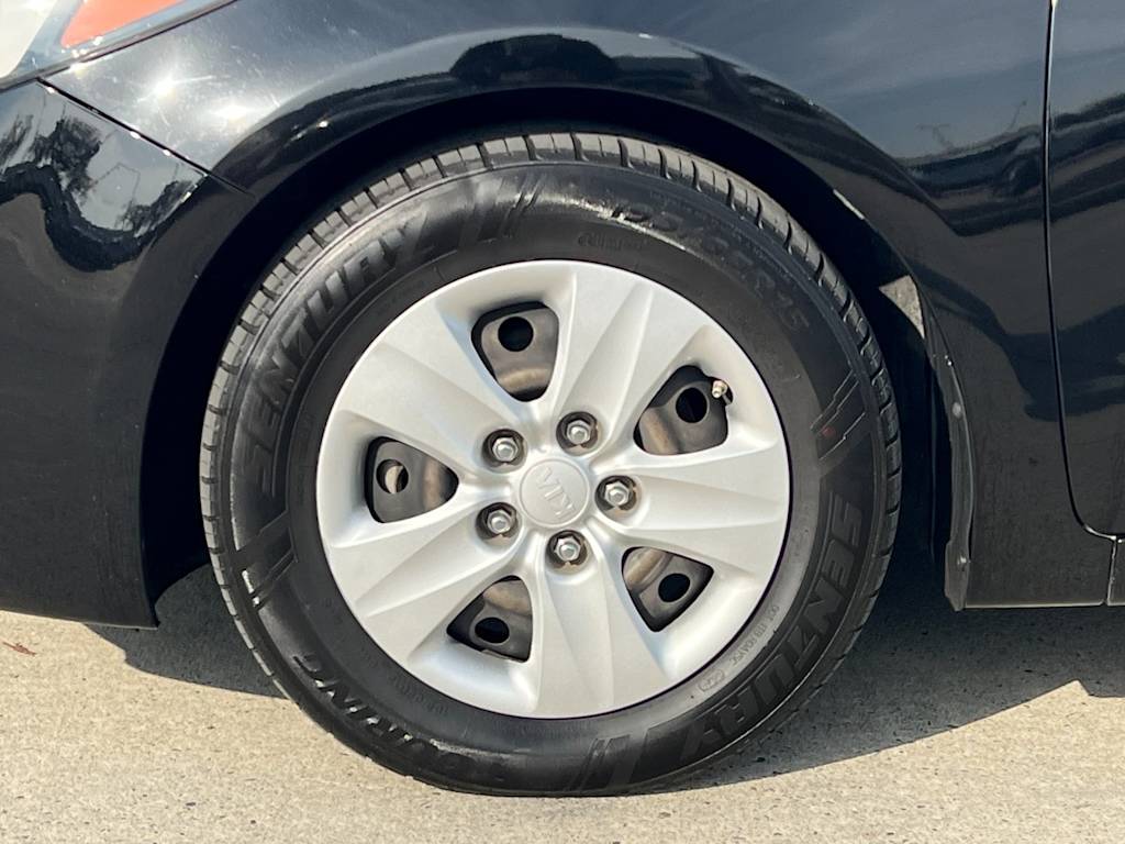 Thumbnail: 2018 Kia Forte - 8