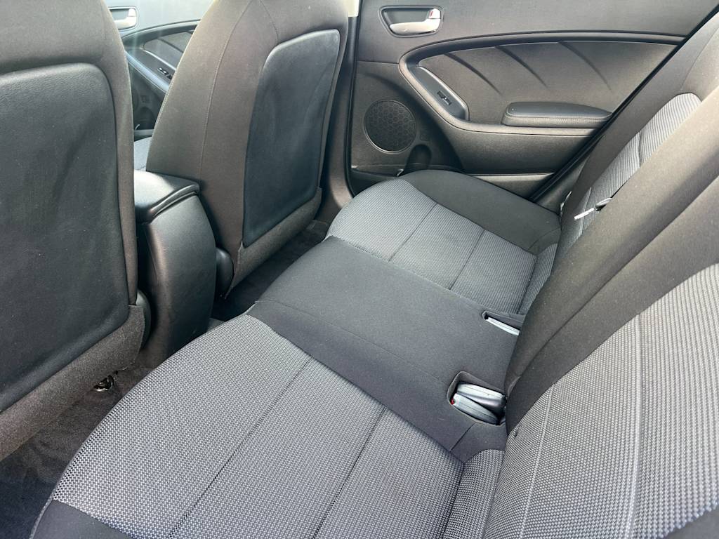 Thumbnail: 2018 Kia Forte - 12