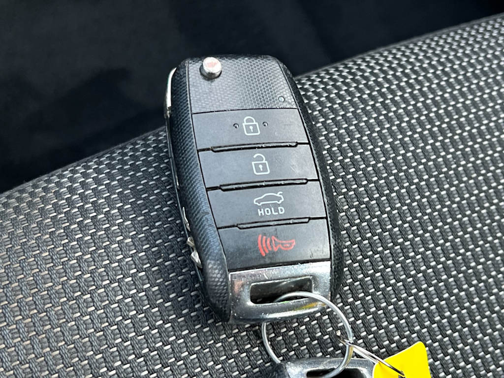 Thumbnail: 2018 Kia Forte - 17