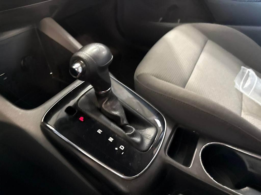 Thumbnail: 2017 Kia Forte - 12