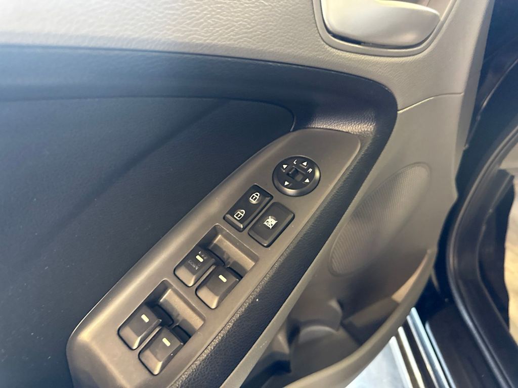 Thumbnail: 2017 Kia Forte - 22