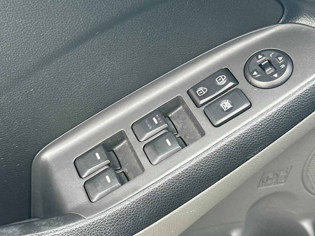Thumbnail: 2017 Kia Forte - 23