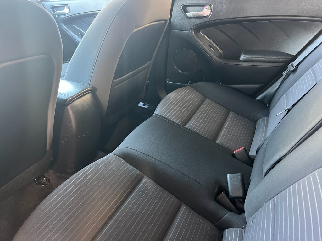 Thumbnail: 2017 Kia Forte - 12
