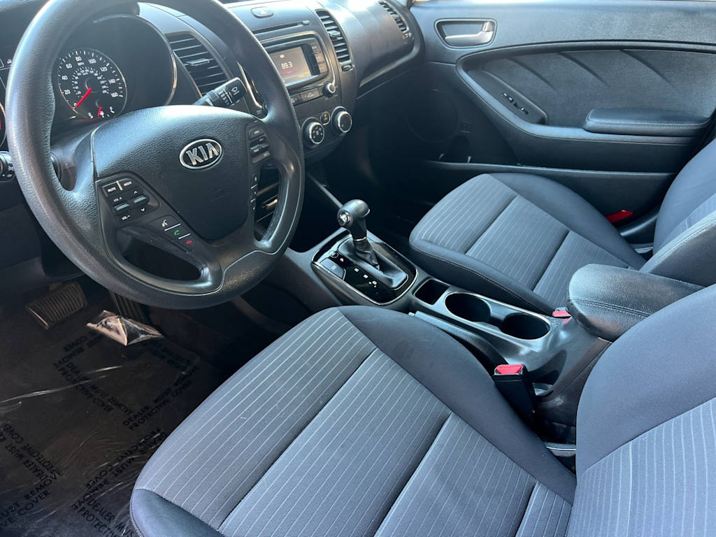 Thumbnail: 2017 Kia Forte - 9