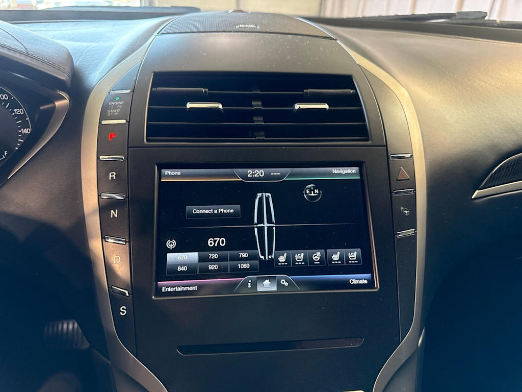 Thumbnail: 2016 Lincoln MKZ - 11