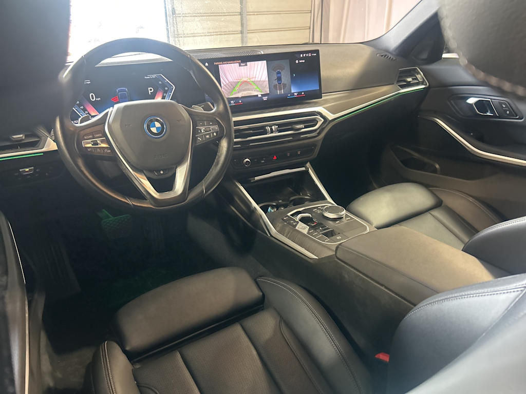 Thumbnail: 2024 BMW 3 Series - 2