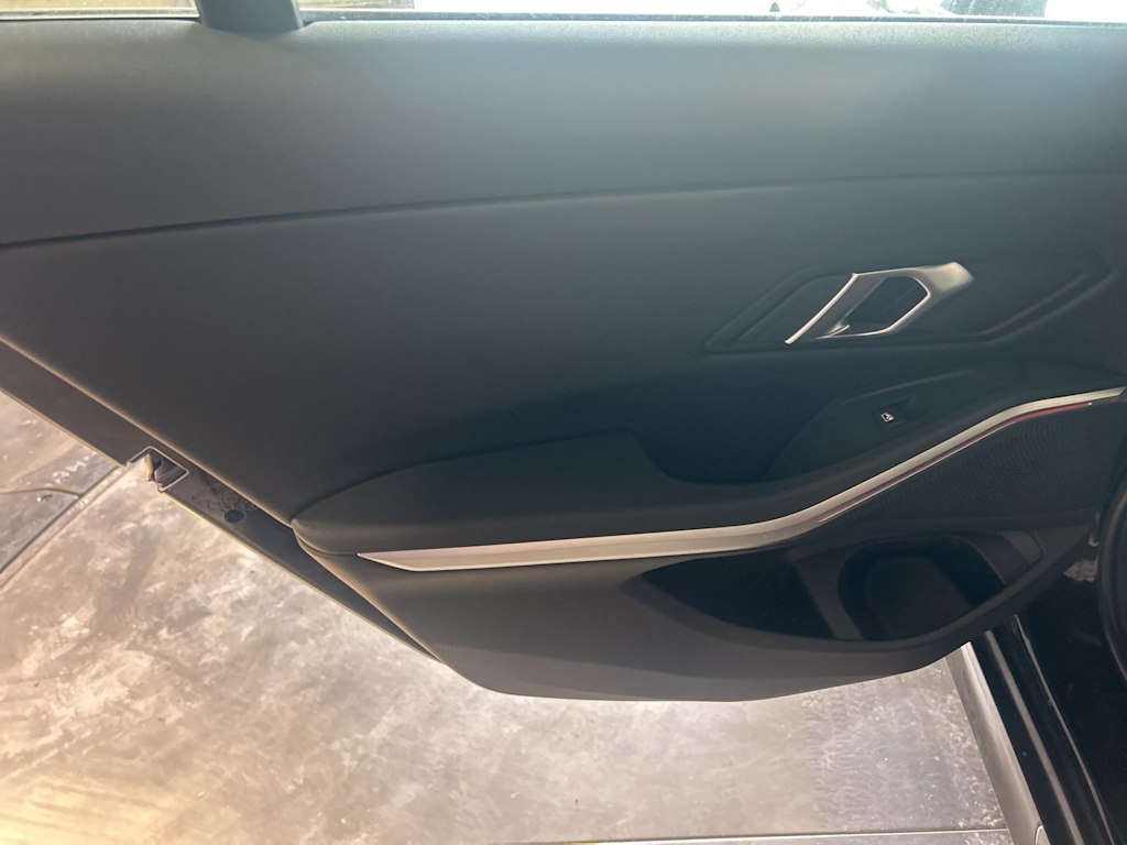 Thumbnail: 2024 BMW 3 Series - 26