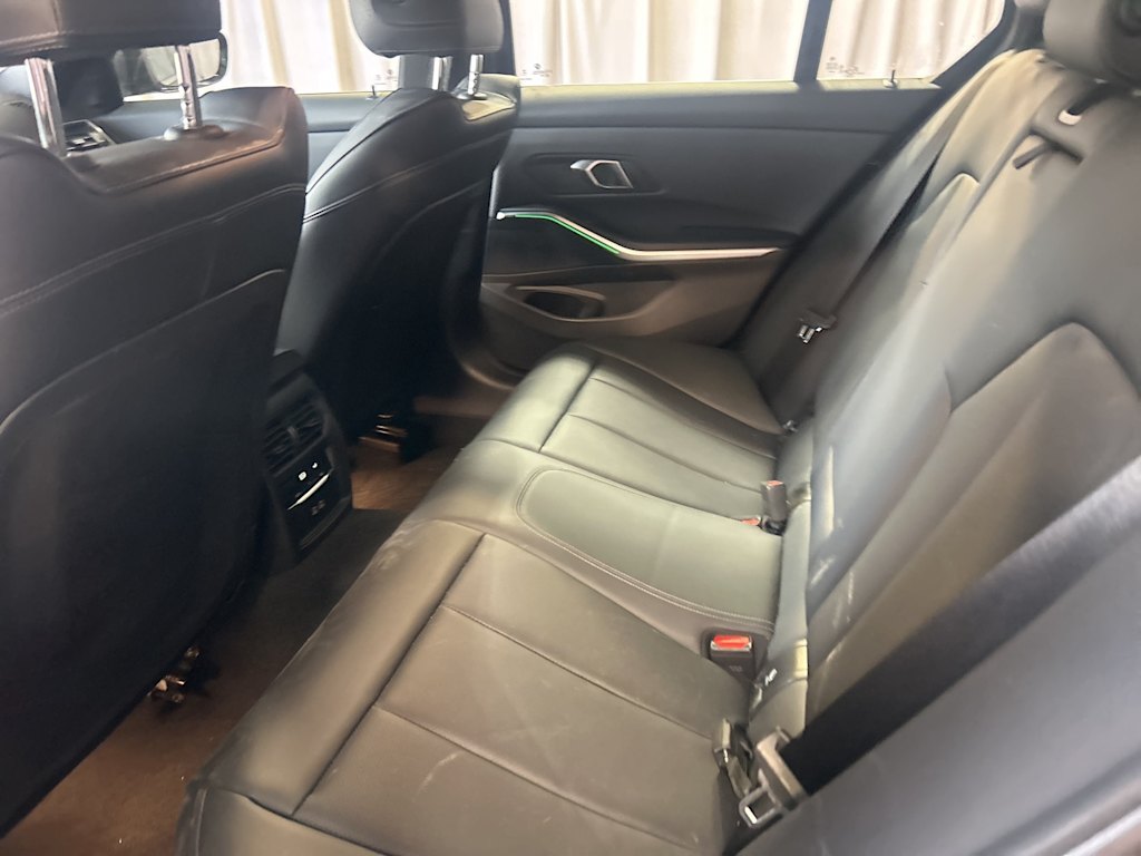 Thumbnail: 2024 BMW 3 Series - 27