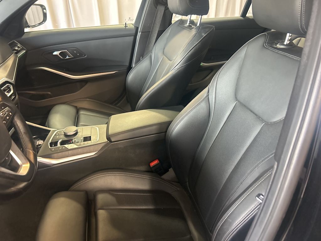 Thumbnail: 2024 BMW 3 Series - 9