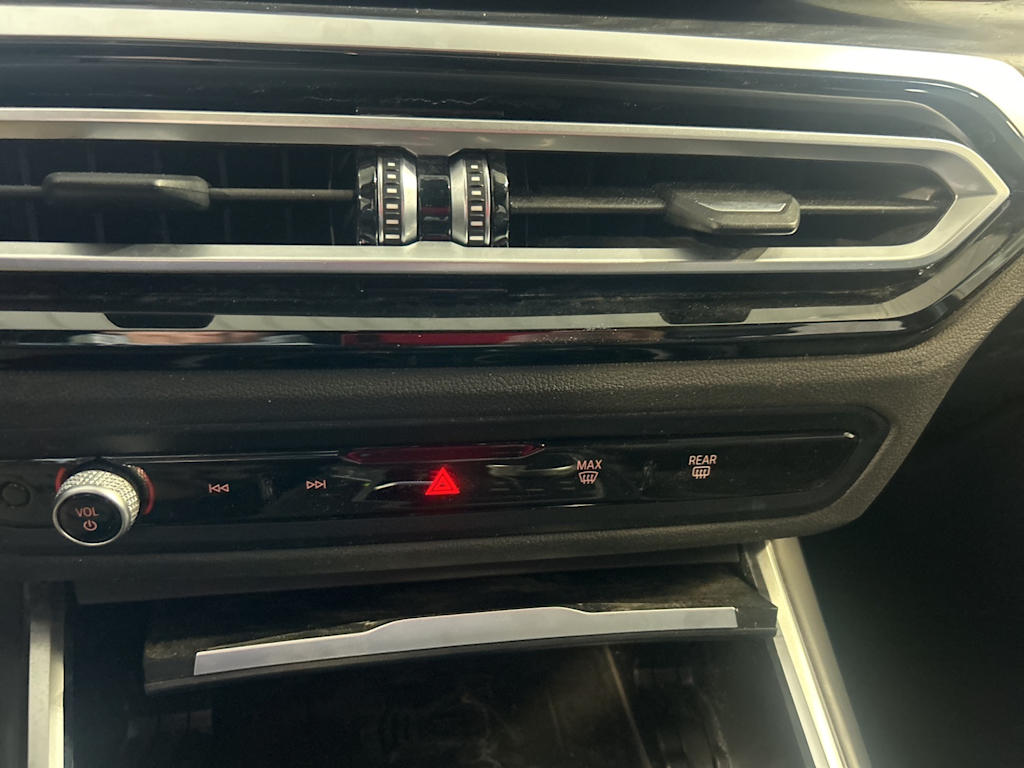 Thumbnail: 2024 BMW 3 Series - 30