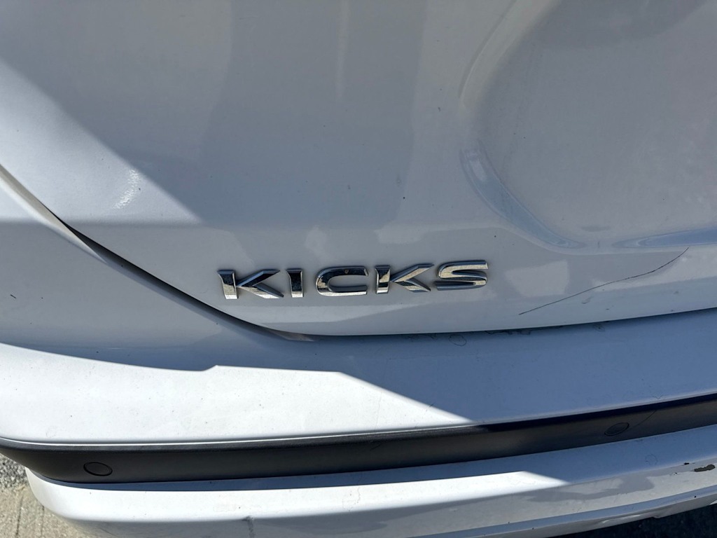 Thumbnail: 2022 Nissan Kicks - 6