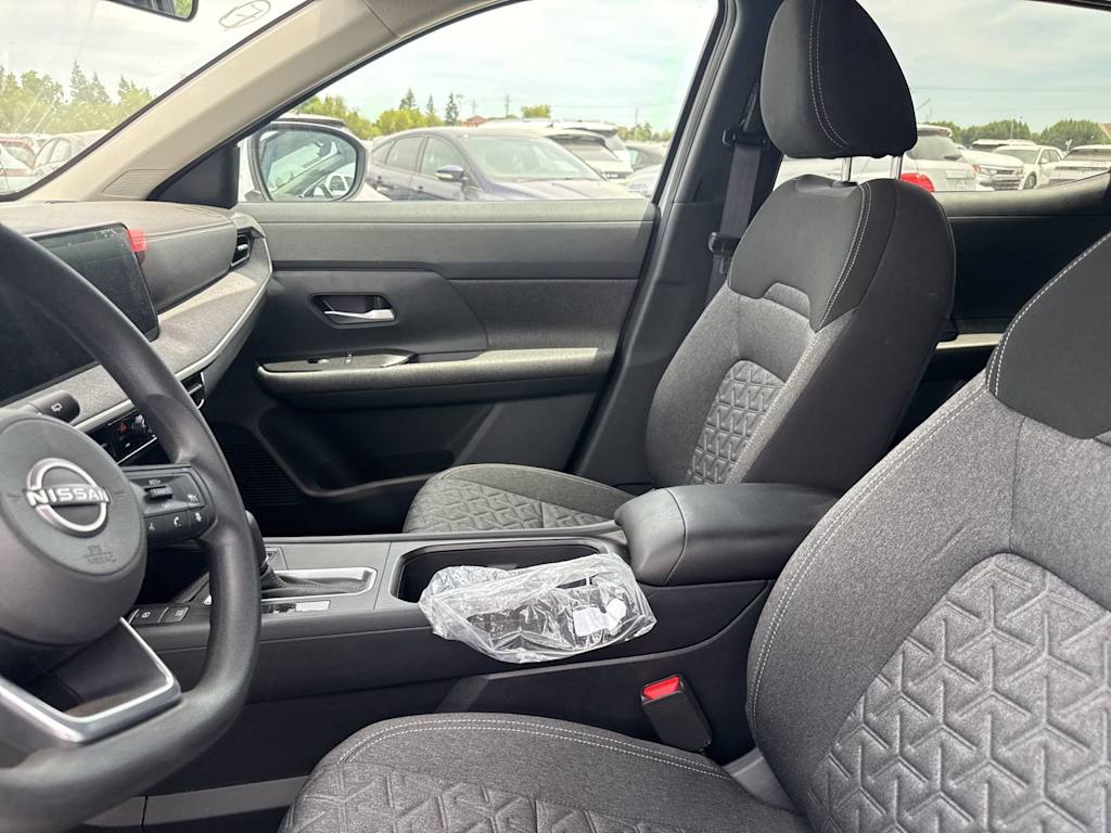 Thumbnail: 2025 Nissan Kicks - 9