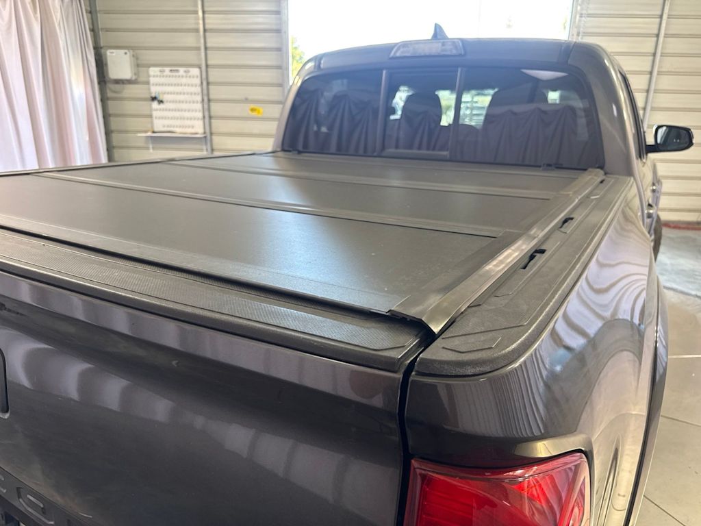 Thumbnail: 2016 Toyota Tacoma - 19
