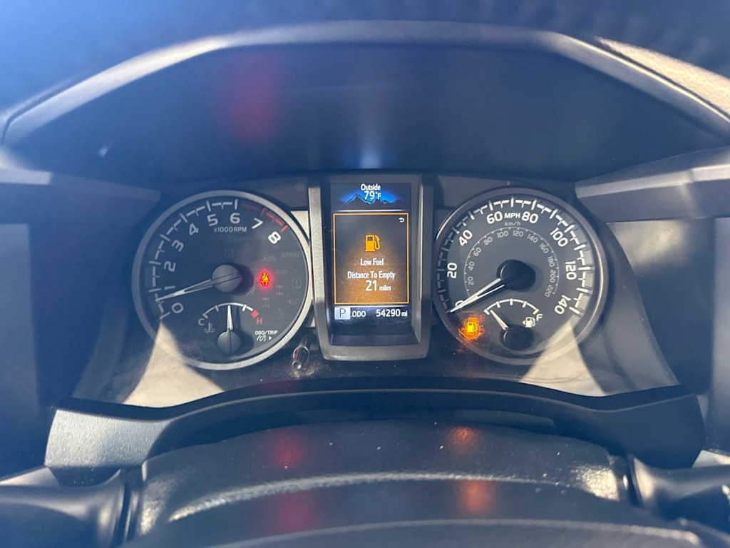Thumbnail: 2021 Toyota Tacoma - 10