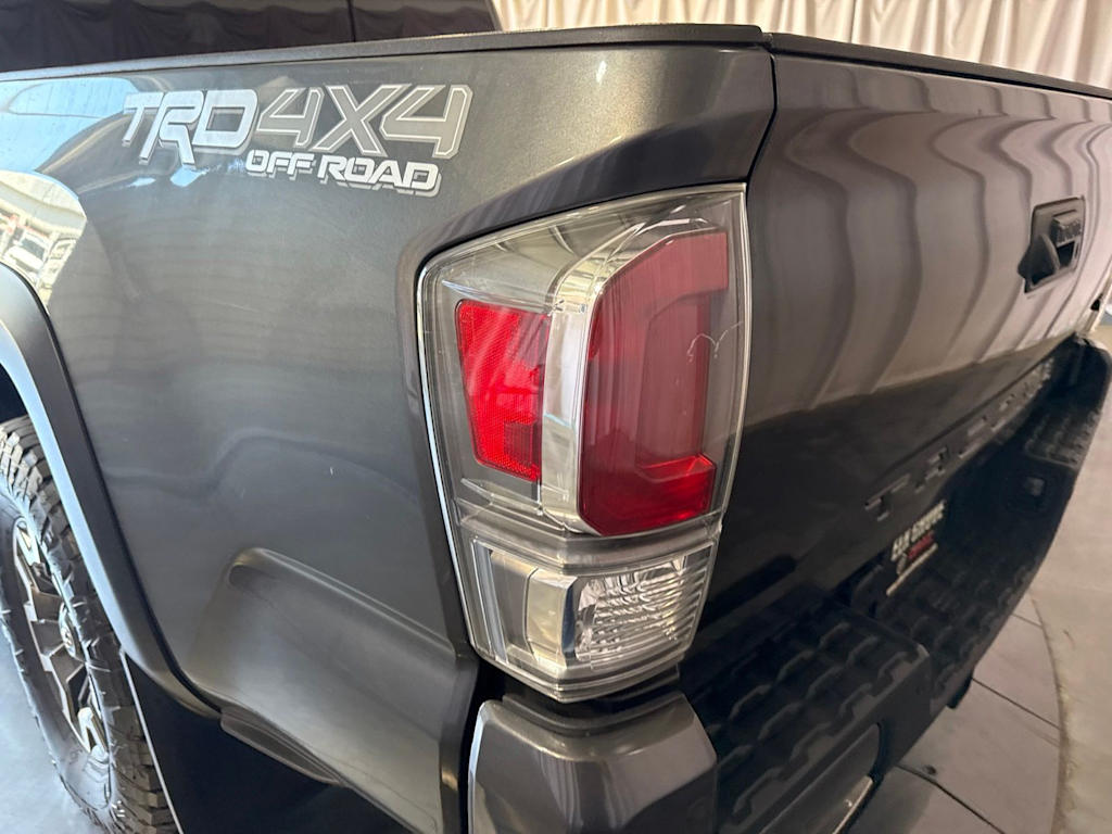 Thumbnail: 2021 Toyota Tacoma - 18