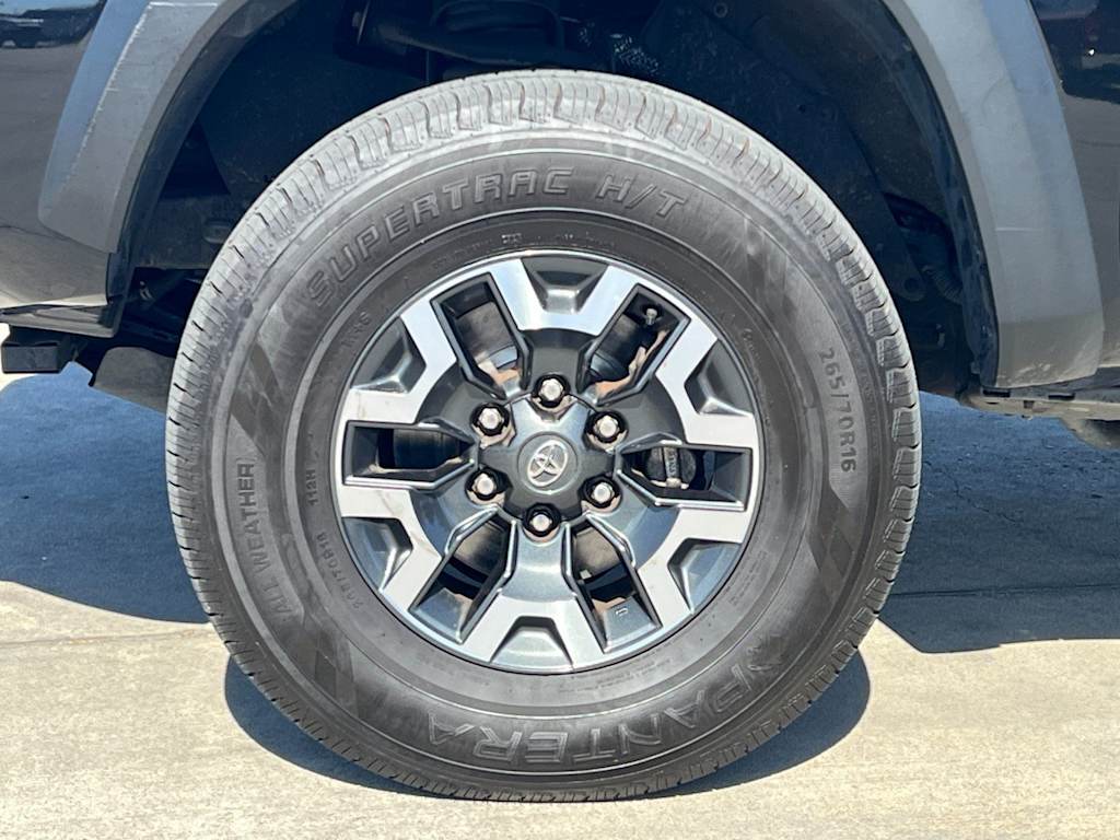 Thumbnail: 2022 Toyota Tacoma - 8