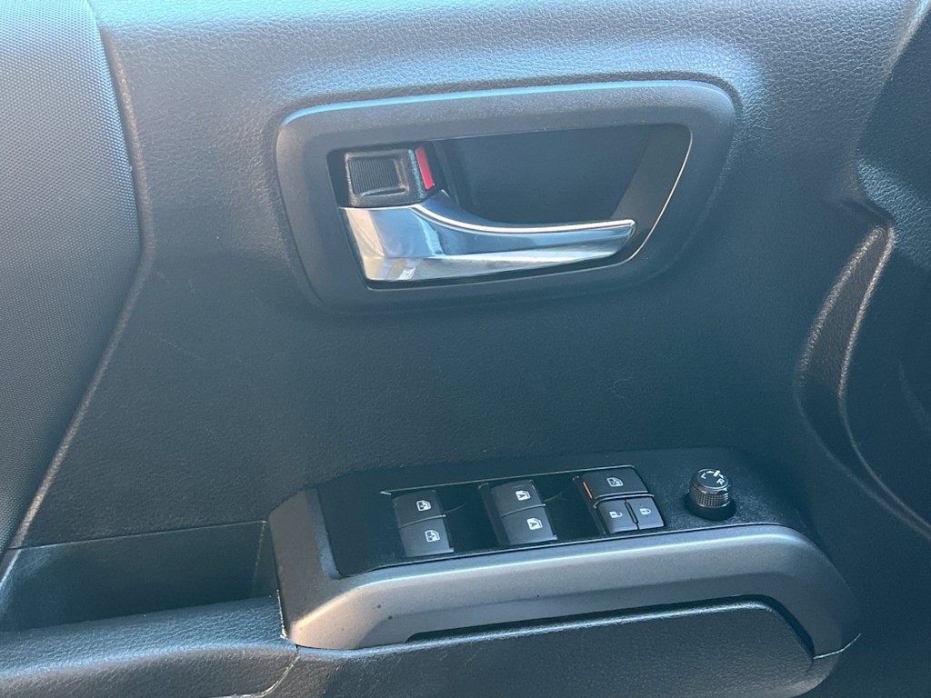 Thumbnail: 2023 Toyota Tacoma - 21