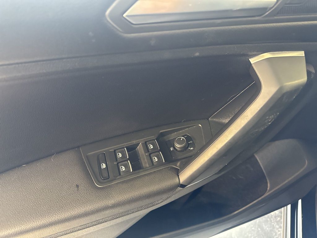 Thumbnail: 2019 Volkswagen Tiguan - 24
